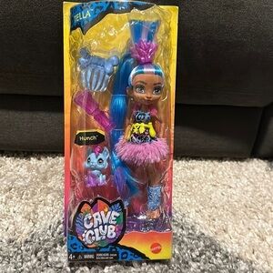 New Cave Club - Tella Doll Hunch Blue Hair by Mattel